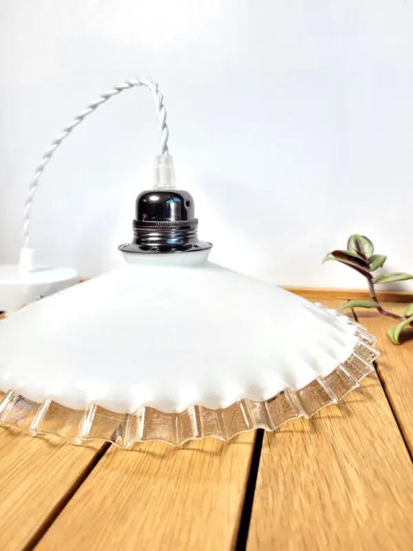 Lampe suspension opaline blanche