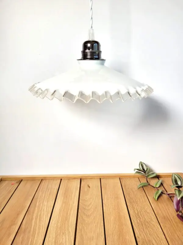 Lampe suspension opaline blanche