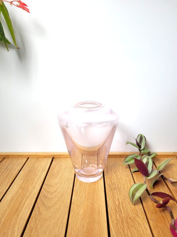 Vase ancien cristal rose