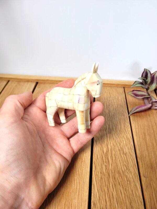 Ancienne figurine cheval en os 02