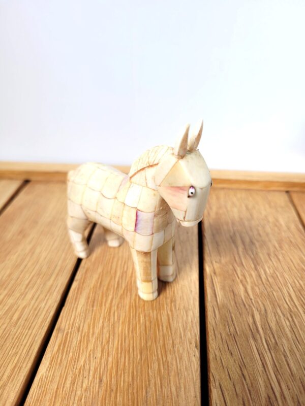 Ancienne figurine cheval en os 03