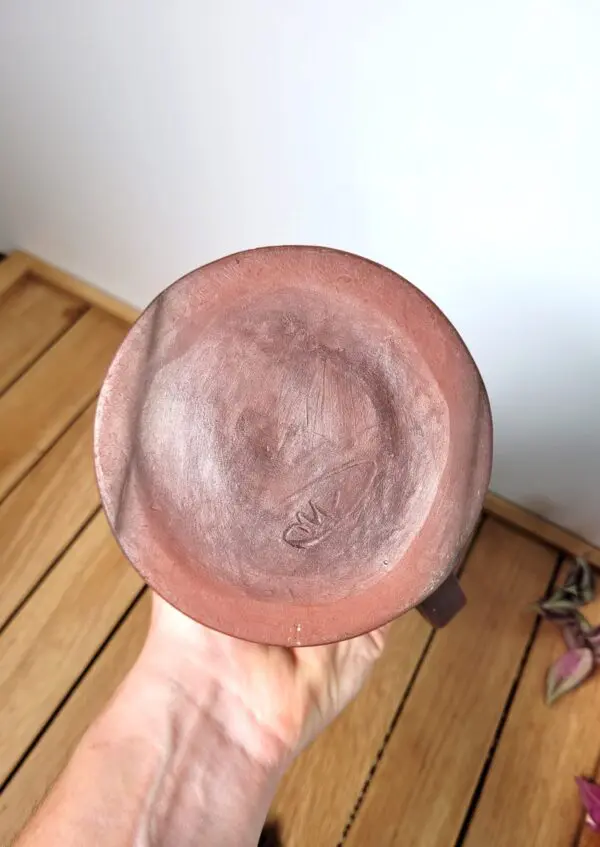 Vase avec anse ceramique signee 02