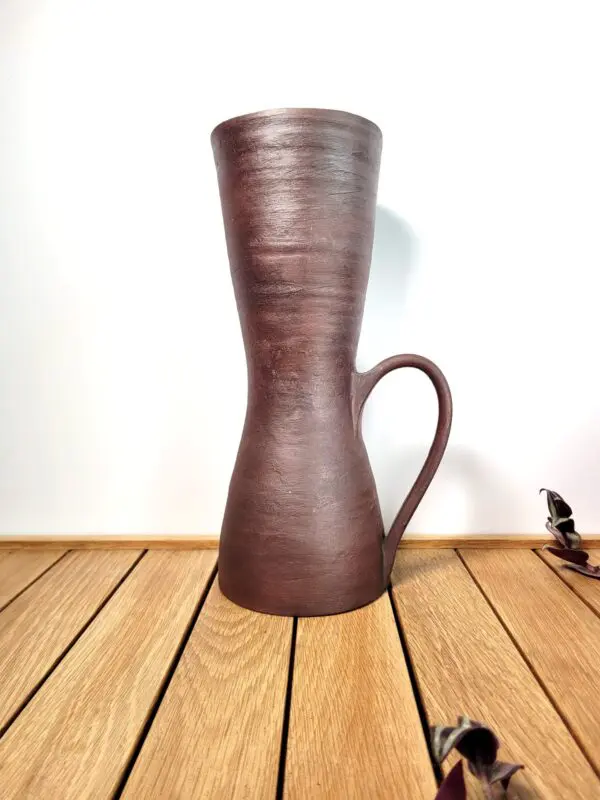 Vase avec anse ceramique signee 05