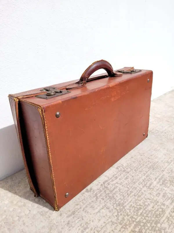 Grande valise en cuir ancienne 02