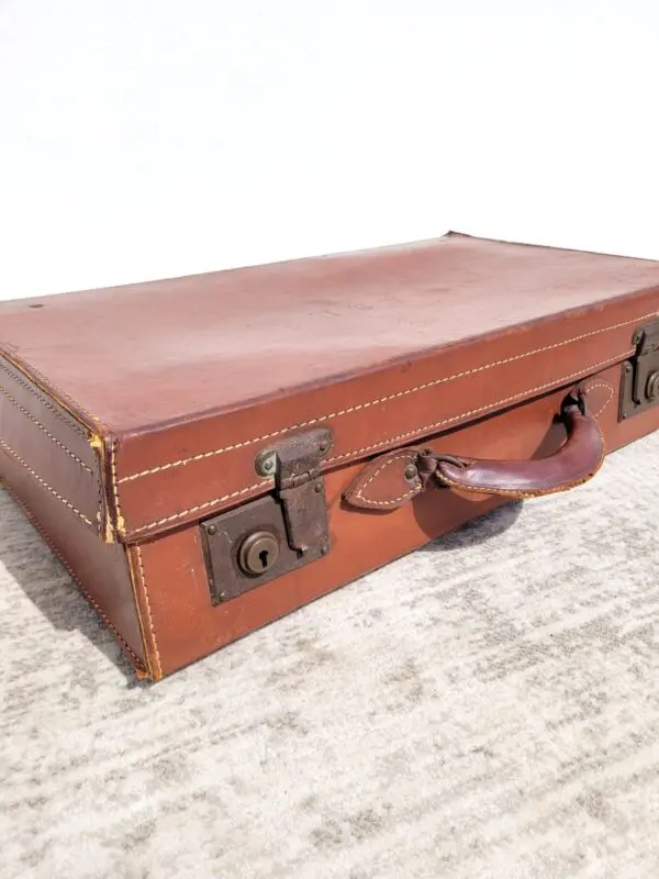 Grande valise en cuir ancienne 04