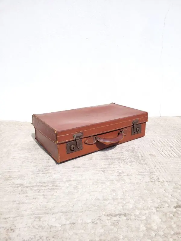 Grande valise en cuir ancienne 07