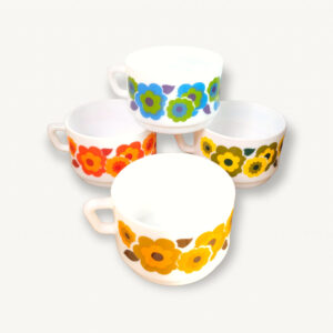 Set 4 tasses vintages Arcopal Lotus 01