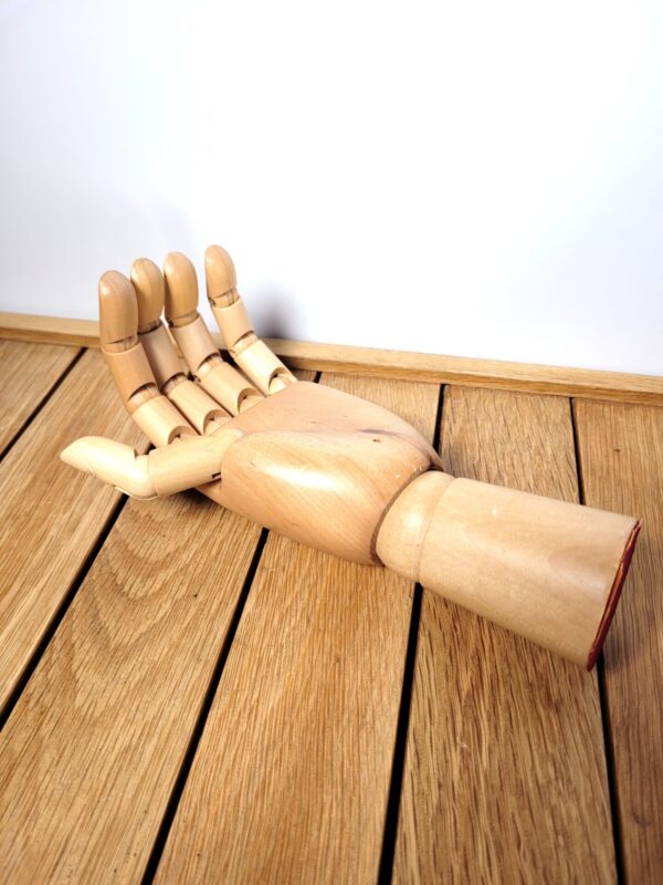 Mannequin presentoir main deco articulee en bois 25cm 03