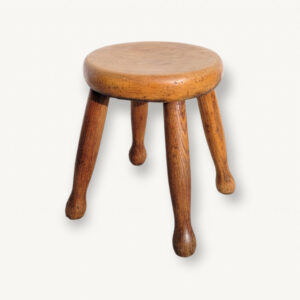 Petit tabouret bas ancien 01