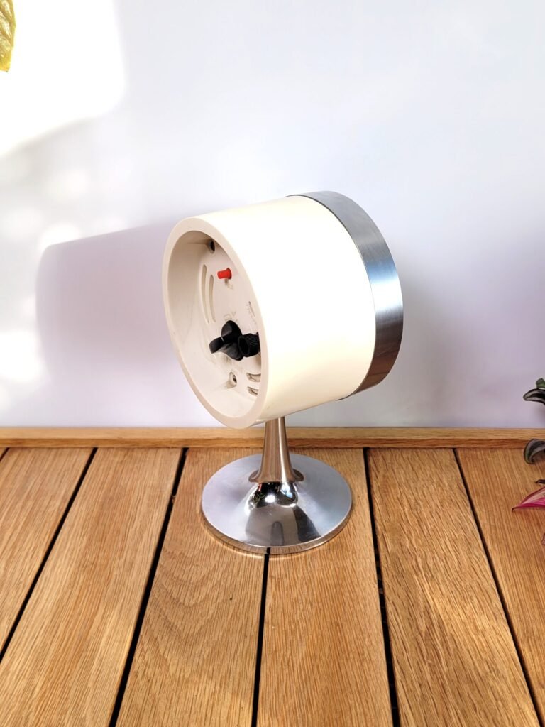 Réveil Space Age RHYTHM Avec Calendrier Perpétuel Et Minuteur - Années 70 - Blanc Plastique