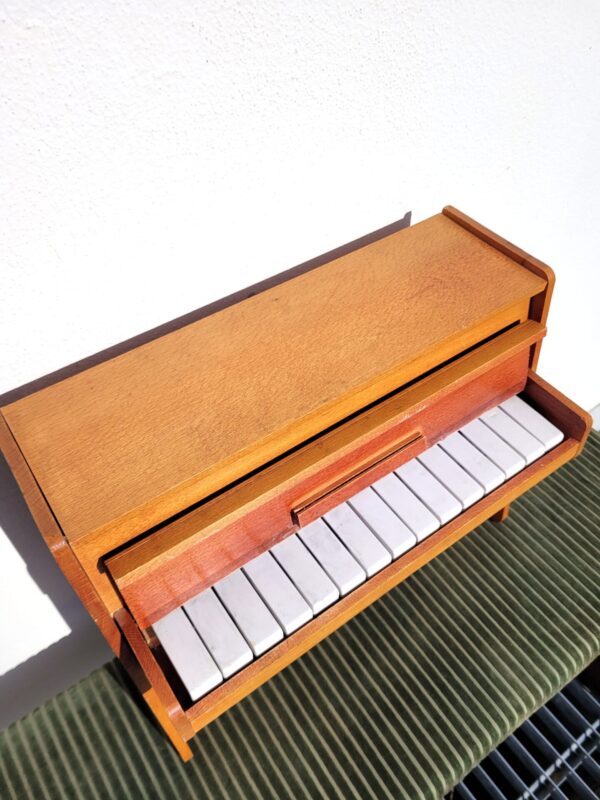 Piano miniature jouet ancien 04