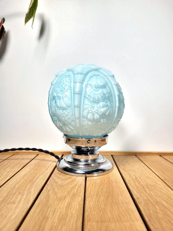 Lampe globe vintage opaline chrome 09