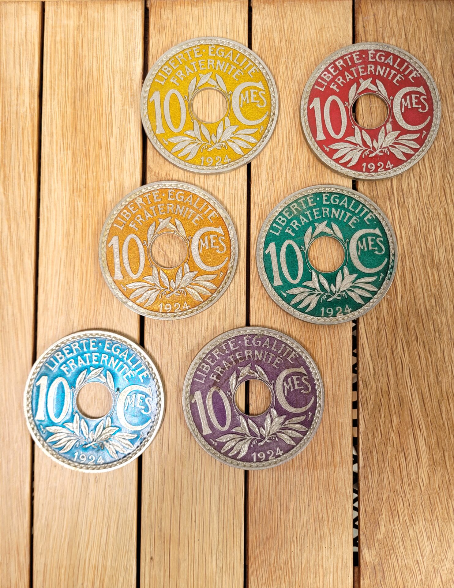 Sous verres vintages metal colore 10 cent 04