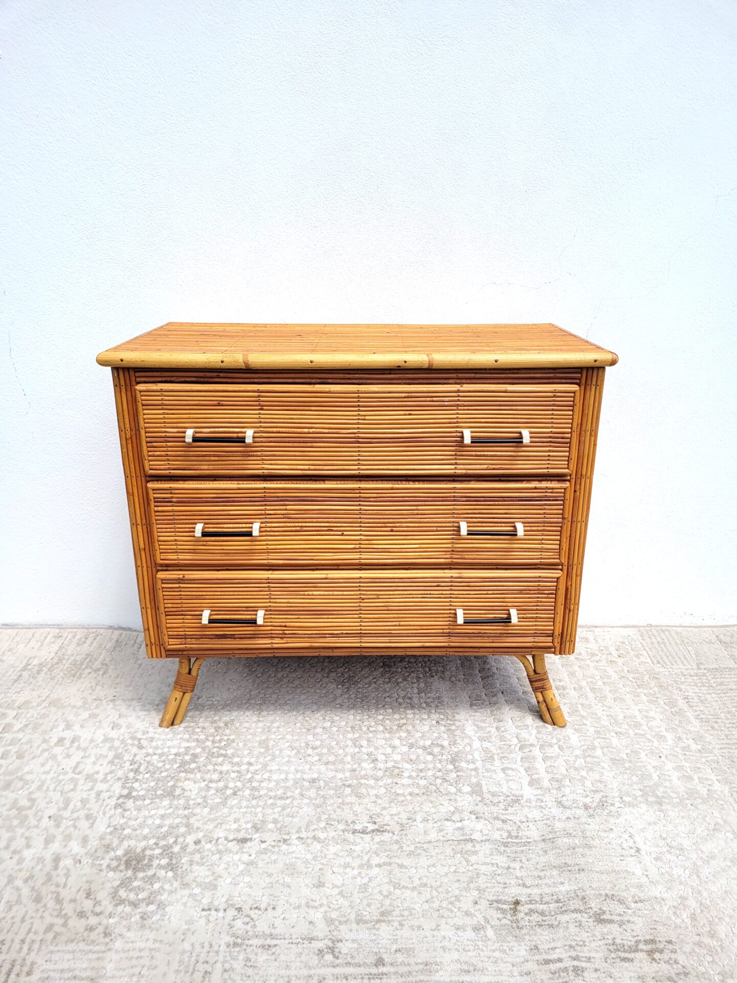 Commode vintage en rotin 1960 | Coucou Retro