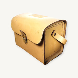 Petit sacoche ancienne en cuir 01