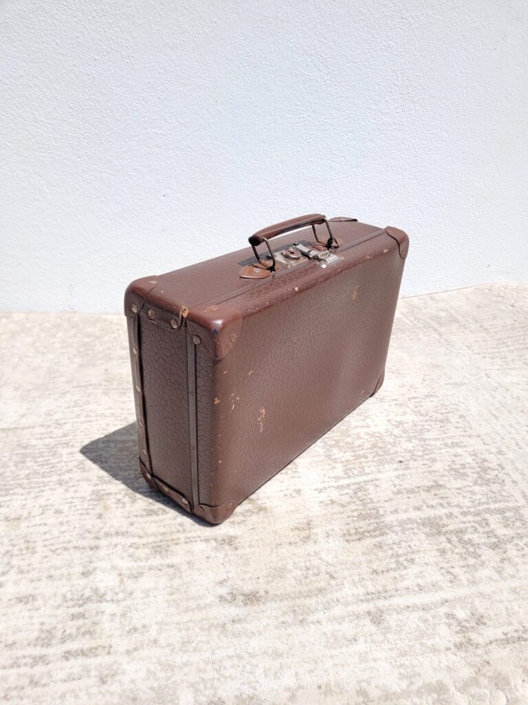 Ancienne Petite Valise En Métal Pour Enfant - Jouet Vintage Des Années 50, état D'origine