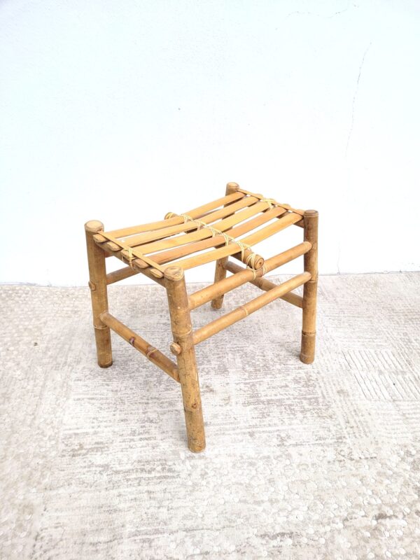 Tabouret bas en bambou 04