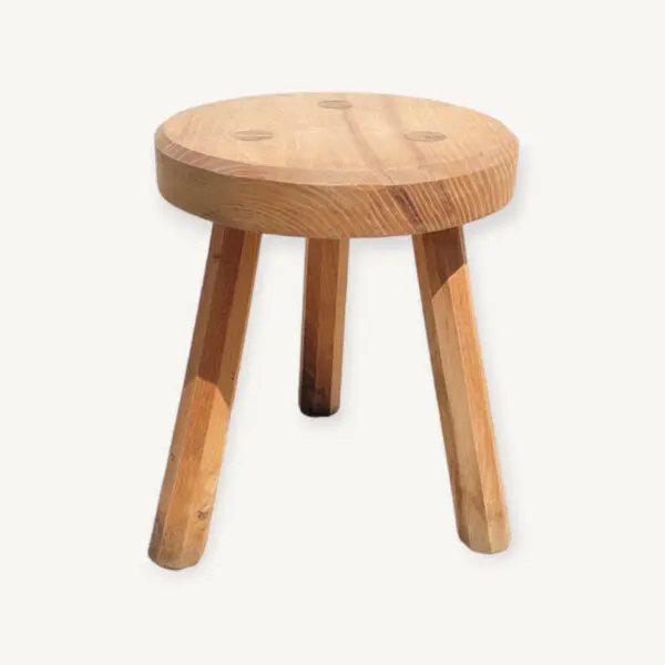 Tabouret bas tripode bois brut 01