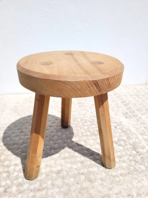 Tabouret bas tripode bois brut 04