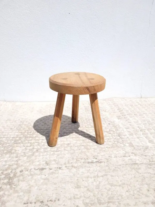 Tabouret bas tripode bois brut 05