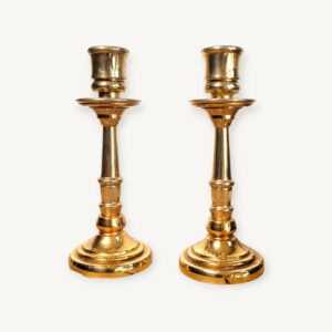 Paire de bougeoirs en métal doré massif 01