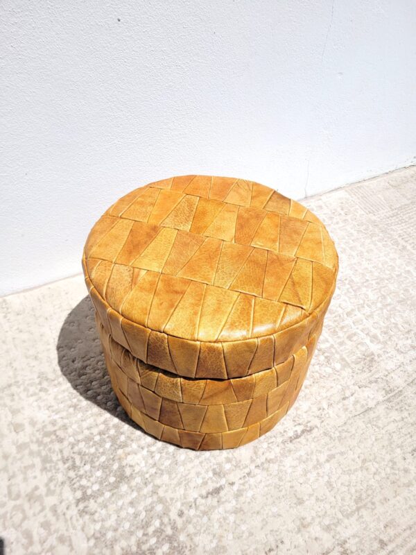 Pouf coffre en patchwork cuir De Sède 1970 05
