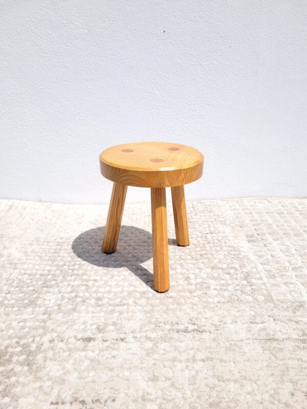 Tabouret bas tripode en frêne 06