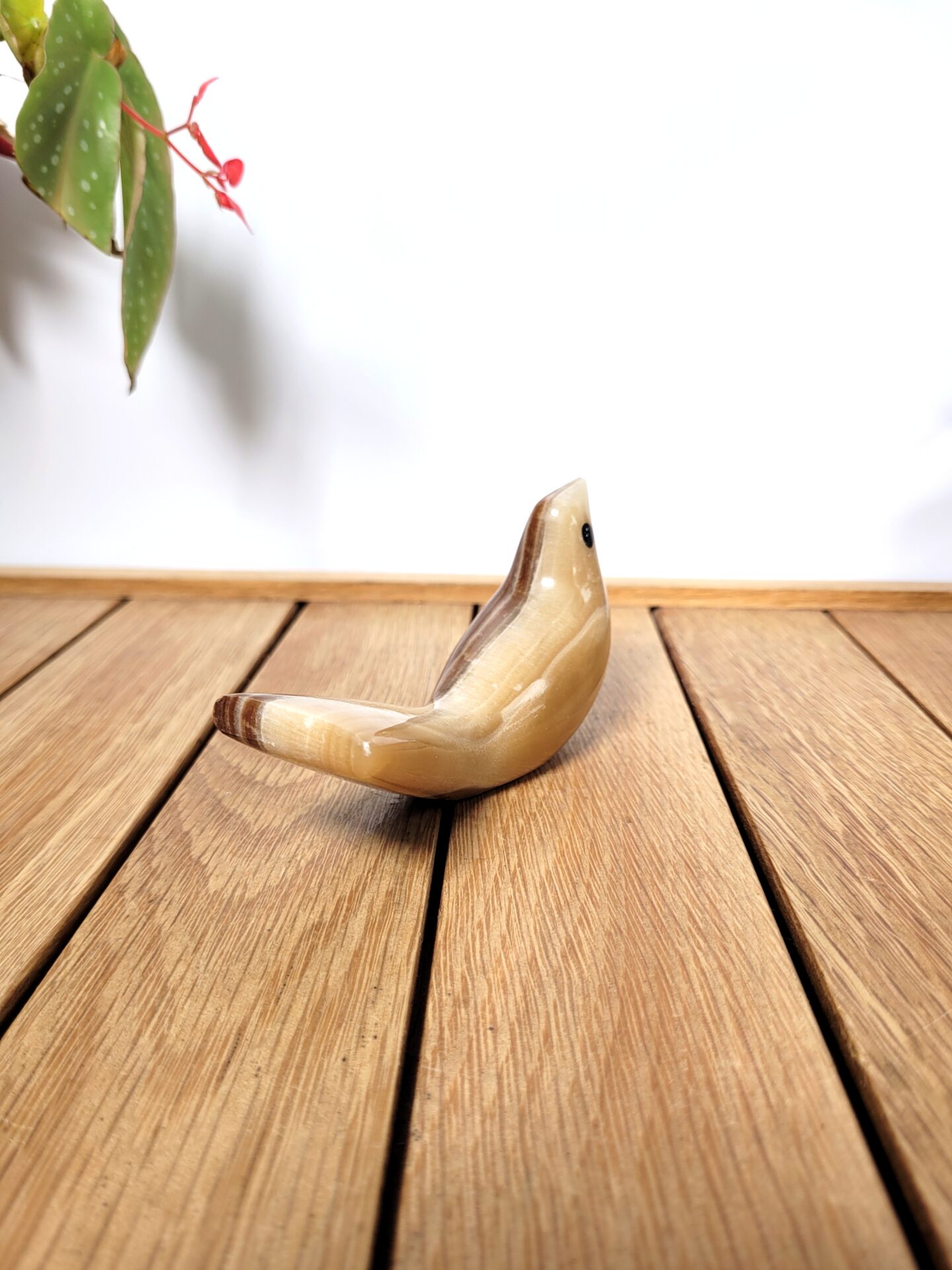 Presse papier oiseau en onyx 04