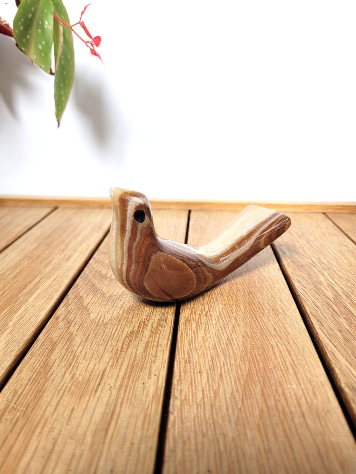 Presse papier oiseau en onyx 05