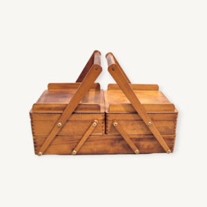 Travailleuse à poser vintage ou boîte à couture 01