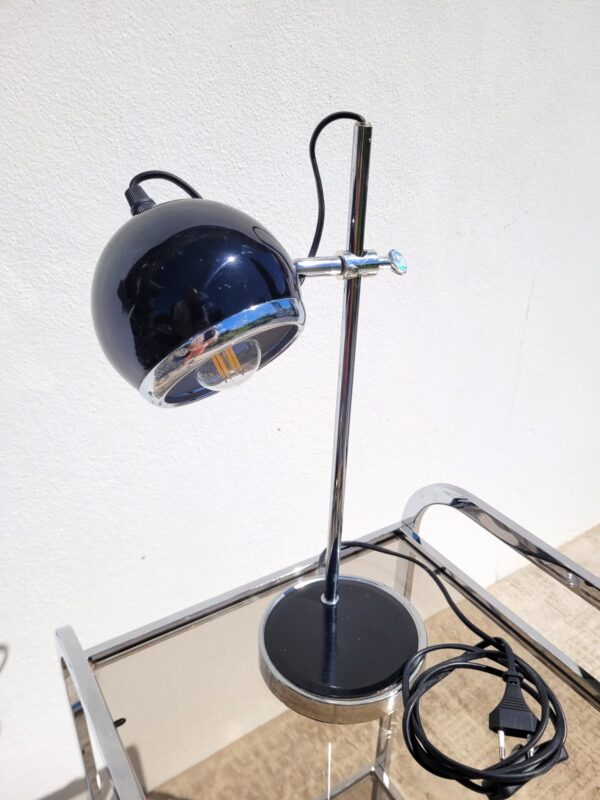 Lampe eyeball noir et chrome 02