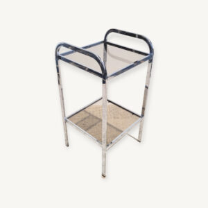 Table d'appoint étagère chromée et verre fumé 1970 01