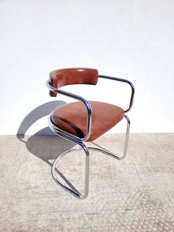 Fauteuil chrome et simili cognac 1970 02