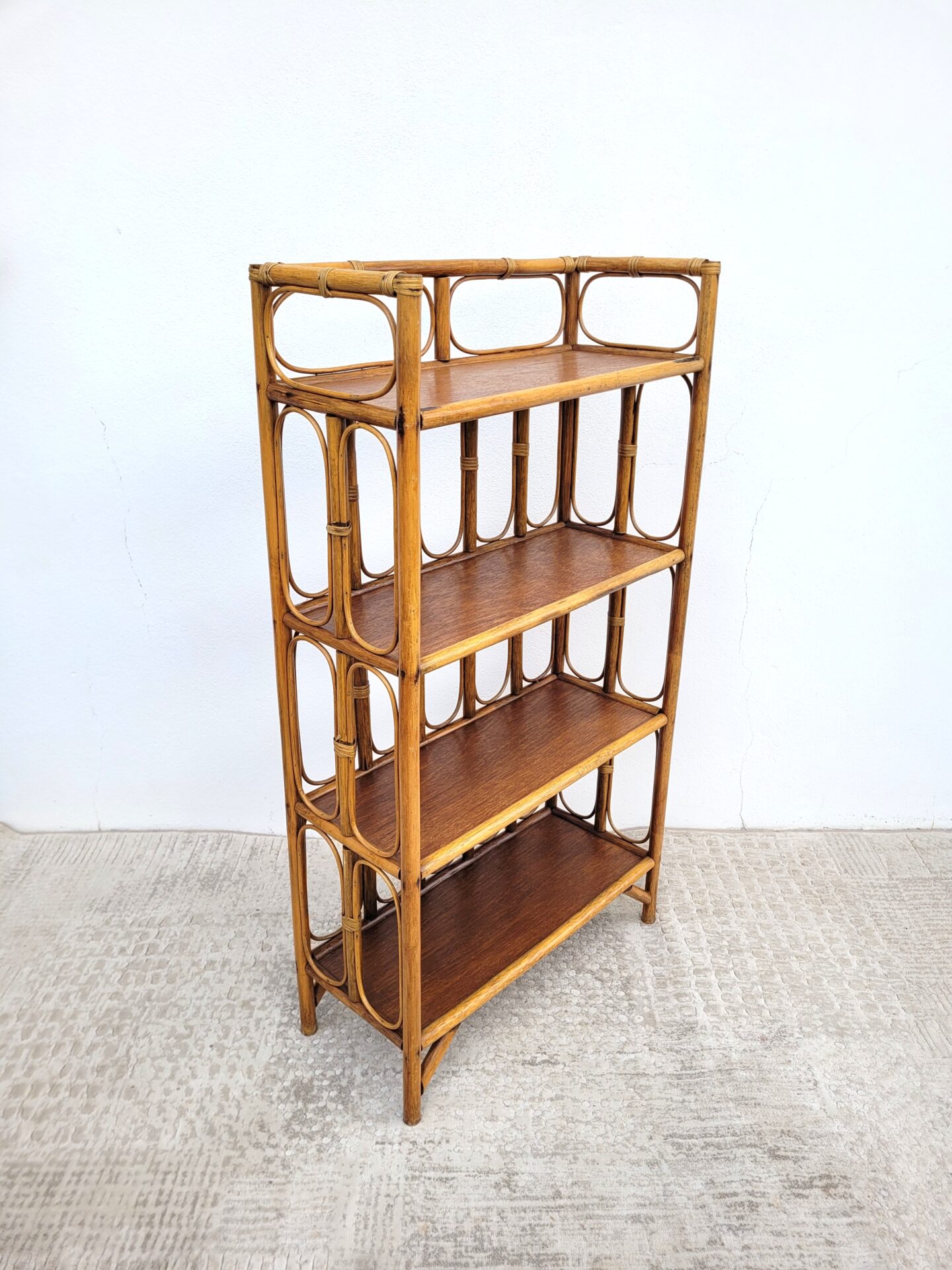 Grande étagère en rotin vintage 02