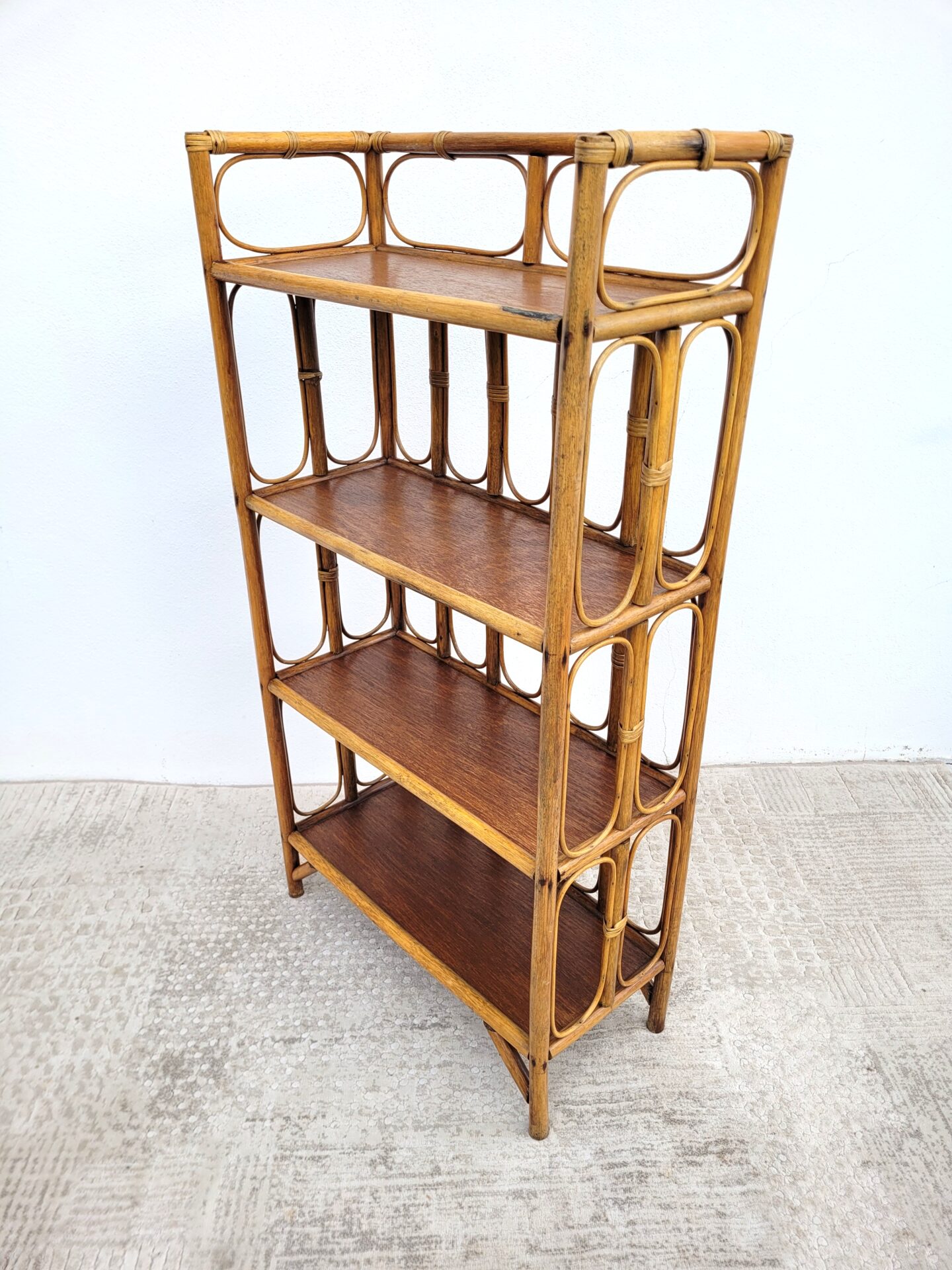 Grande étagère en rotin vintage 03