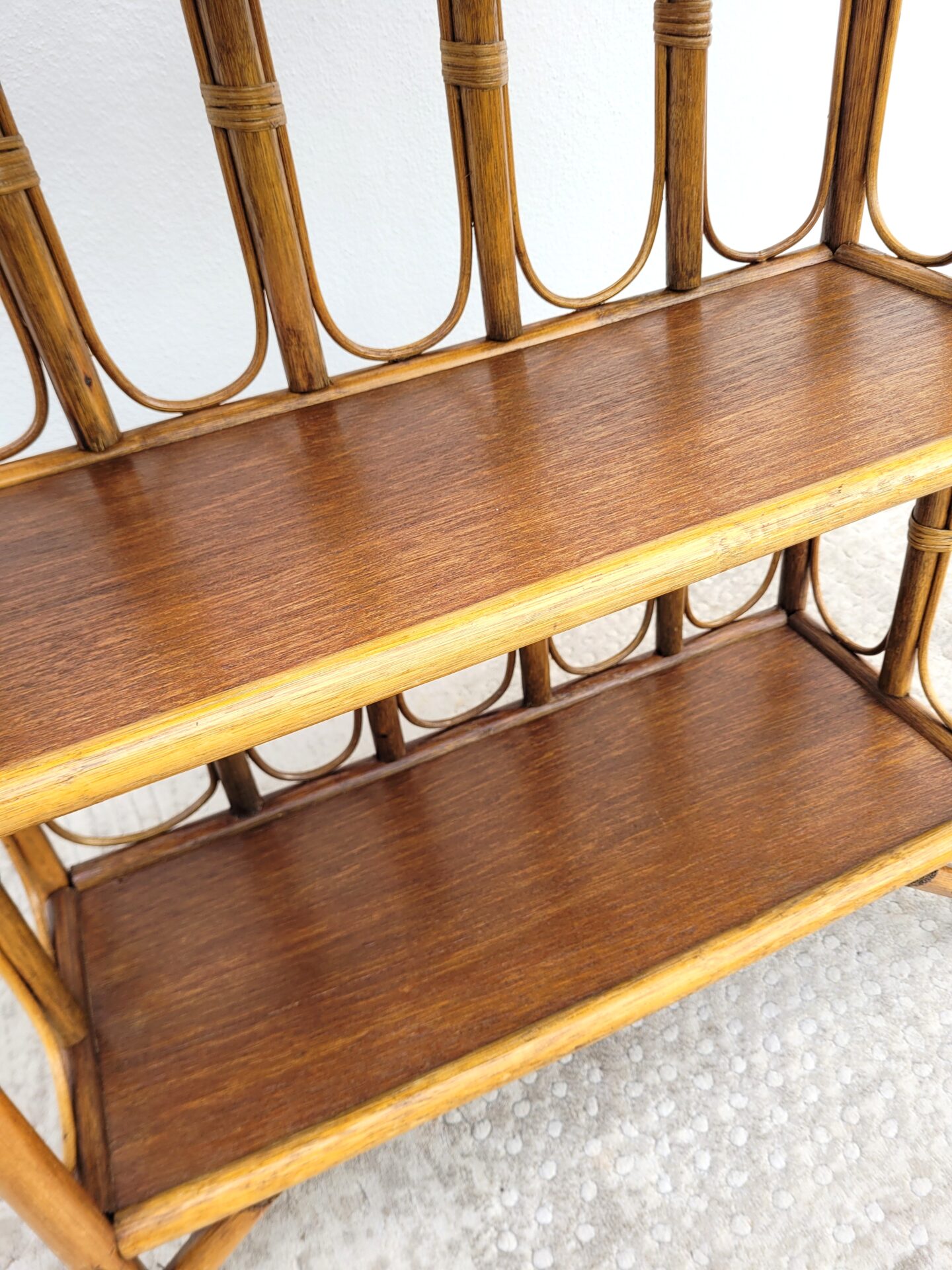 Grande étagère en rotin vintage 09