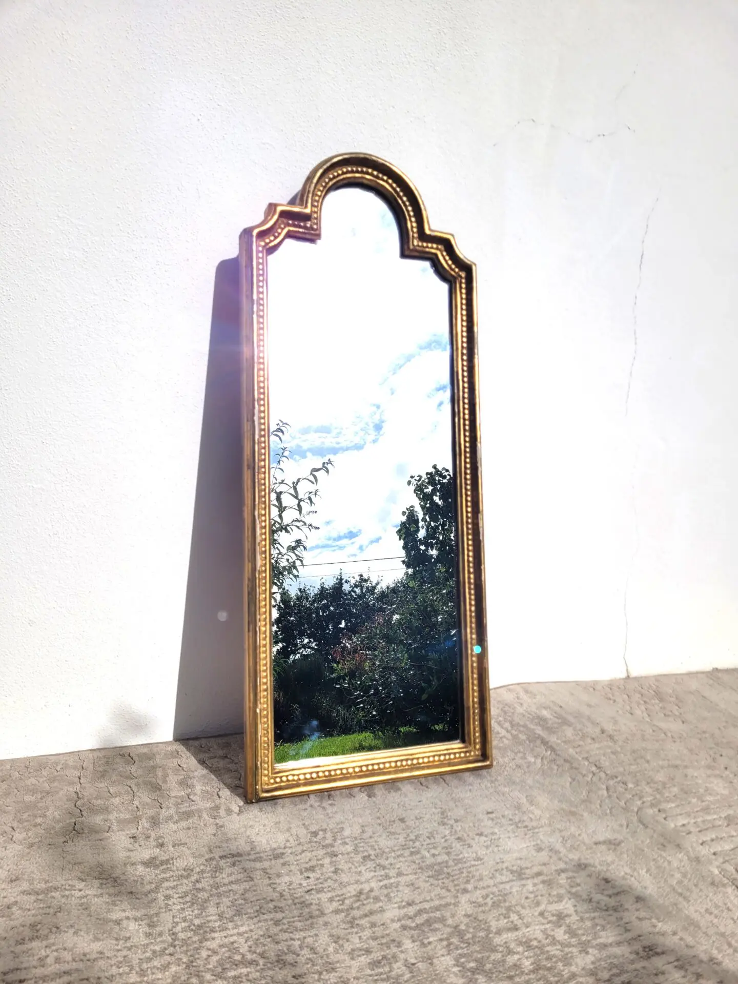 Miroir étroit bois doré perlé 1960 01