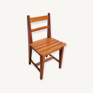 Petite chaise enfant vintage en bois 07
