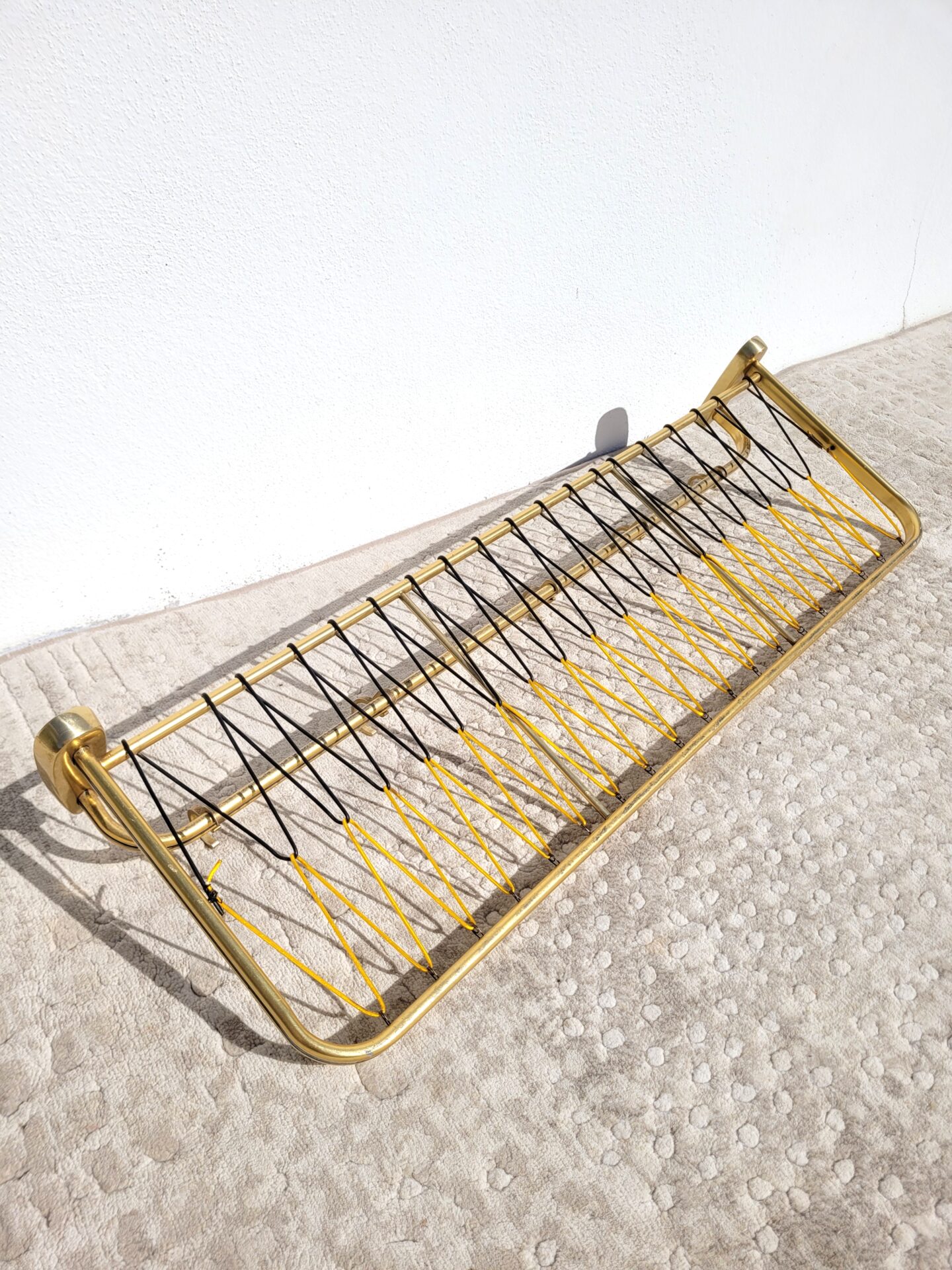 Porte manteaux vestiaire en aluminium doré 01