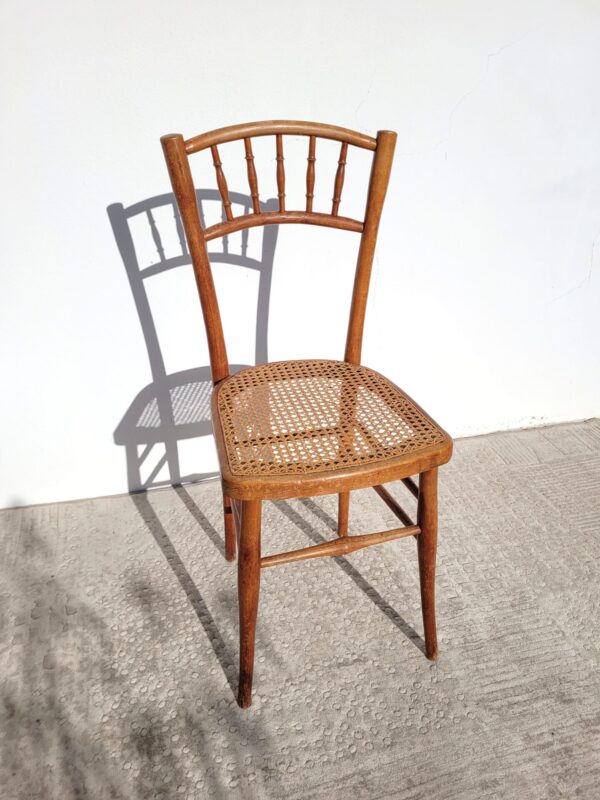 Chaise bistrot ancienne en bois et cannage rotin 01
