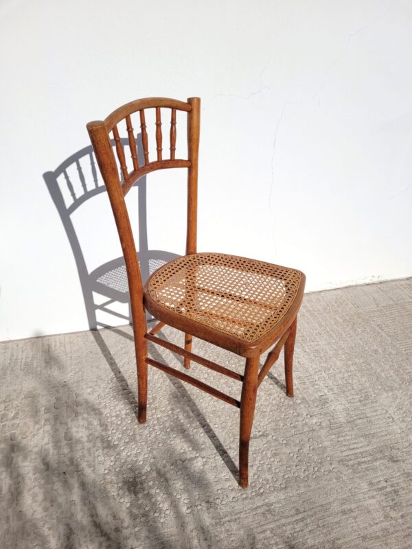 Chaise bistrot ancienne en bois et cannage rotin 02