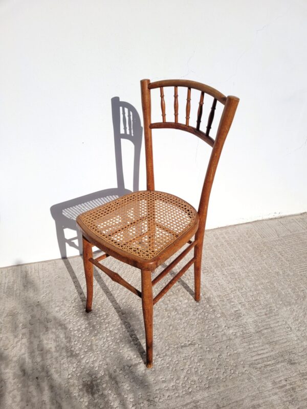Chaise bistrot ancienne en bois et cannage rotin 03