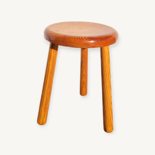 Tabouret bas tripode en pin 05