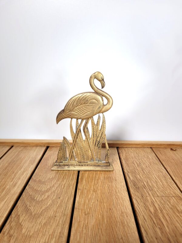 Statuette bas relief de flamand rose en laiton 01