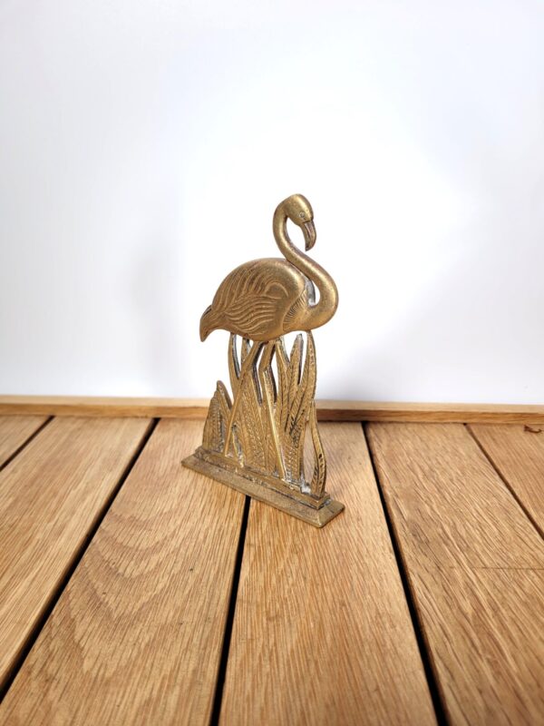 Statuette bas relief de flamand rose en laiton 02