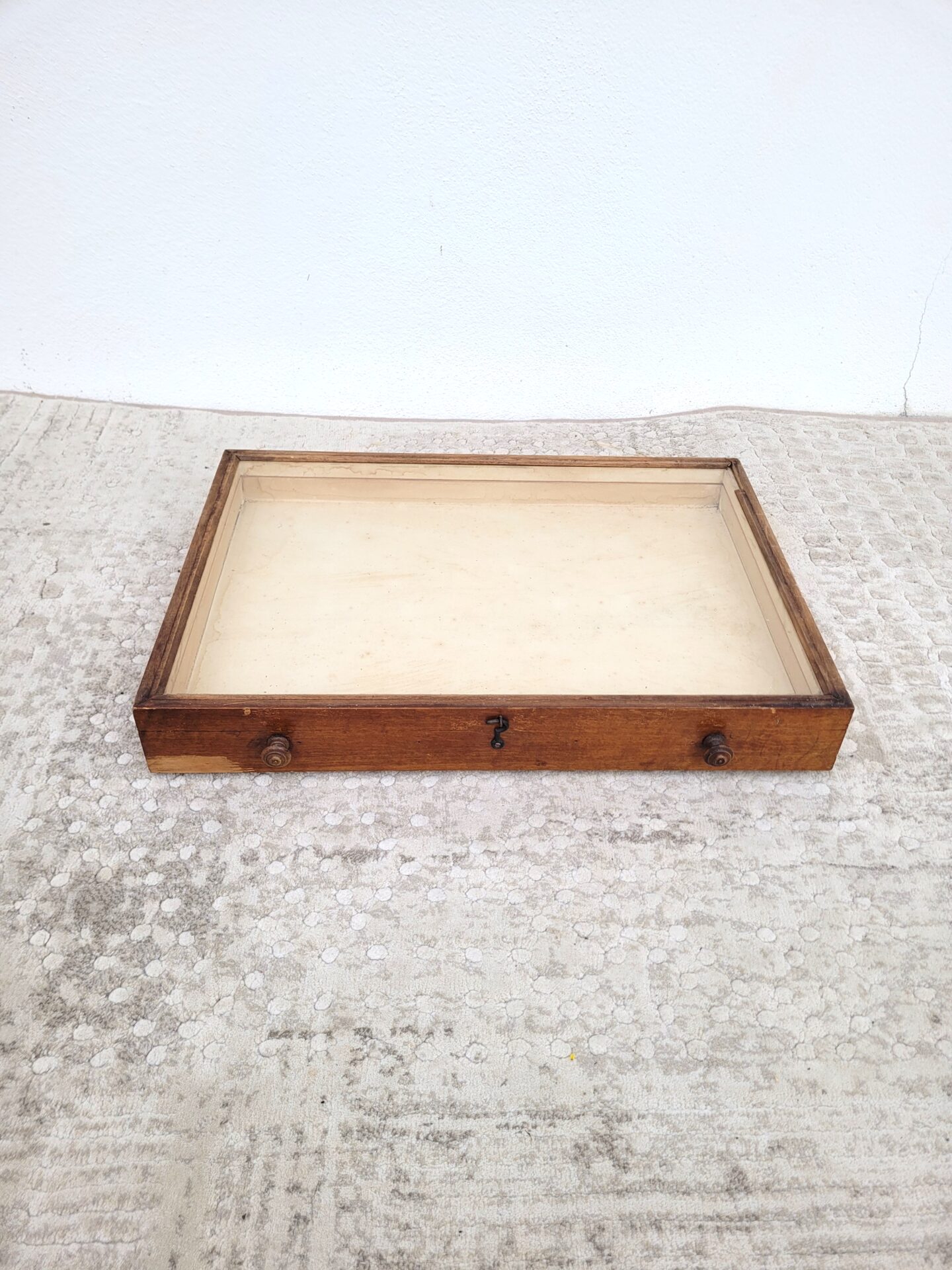 Vitrine ancienne à poser de comptoir 01