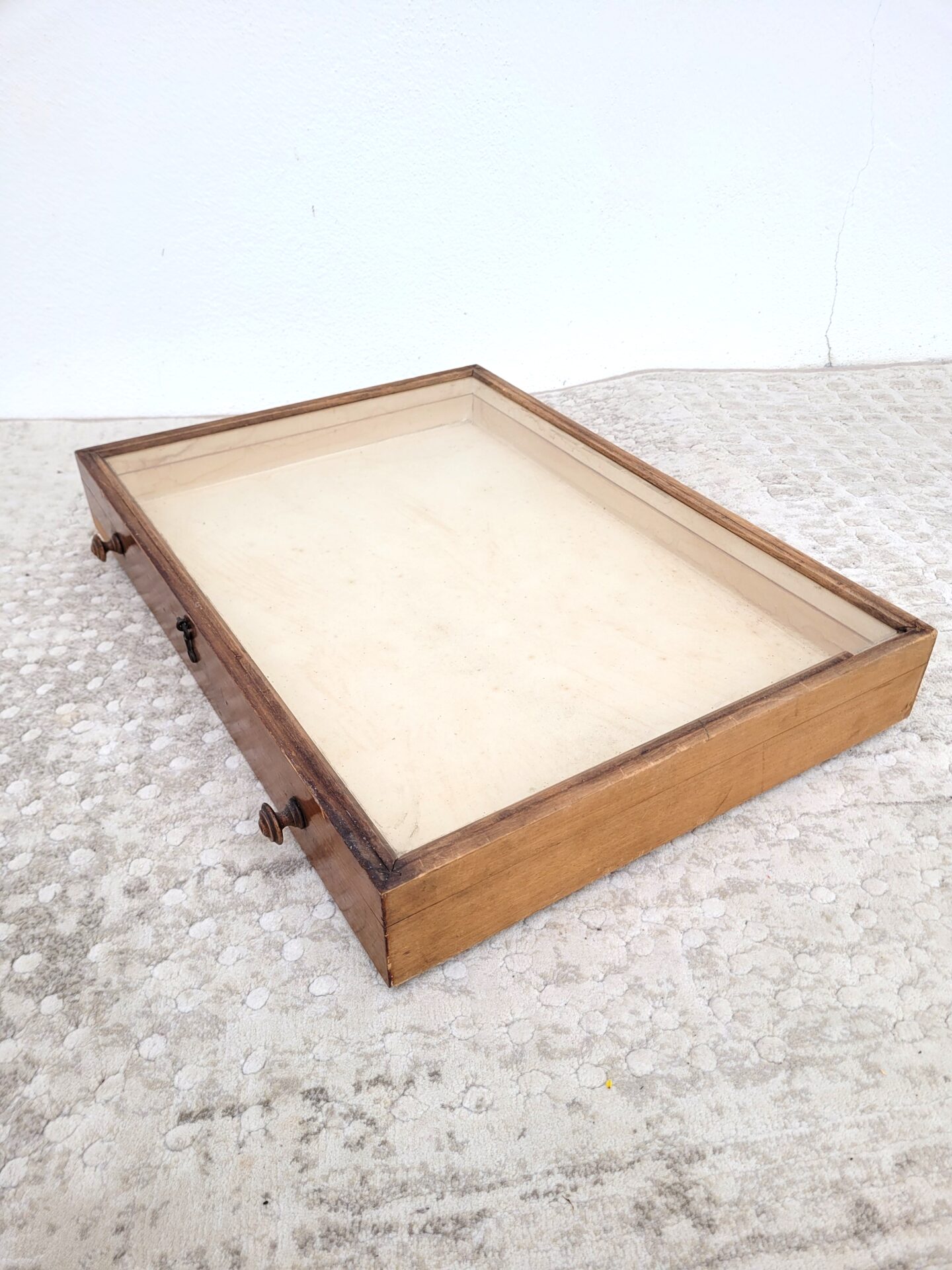 Vitrine ancienne à poser de comptoir 03