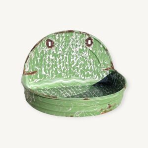 Ancien évier de fontaine en tôle émaillée 07