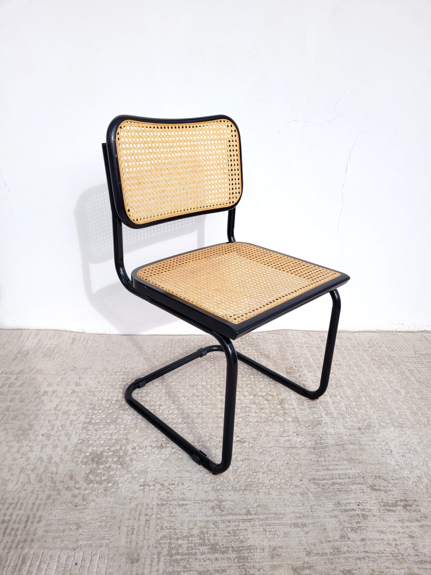 Chaise vintage cannée type Cesca noire 02