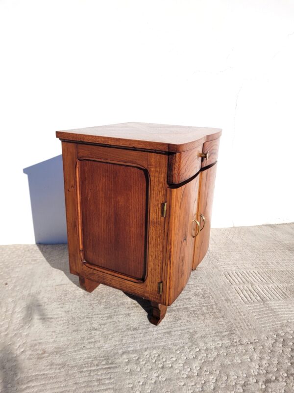 Meuble d'appoint vintage 1930 ou table de chevet 07